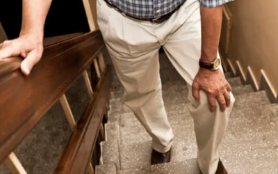 Dolor de rodilla al subir escaleras: por qué aparece y qué hacer para solucionarlo