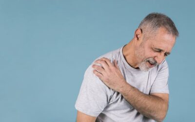 Dolor de hombro al levantar el brazo: por qué pasa y cómo solucionarlo